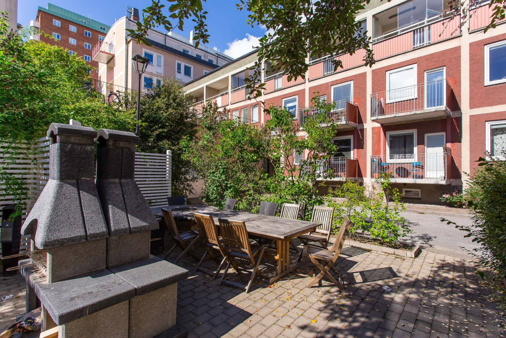 19. Plattlaggning betongplattor Innergard BRF Johannshov Blasut