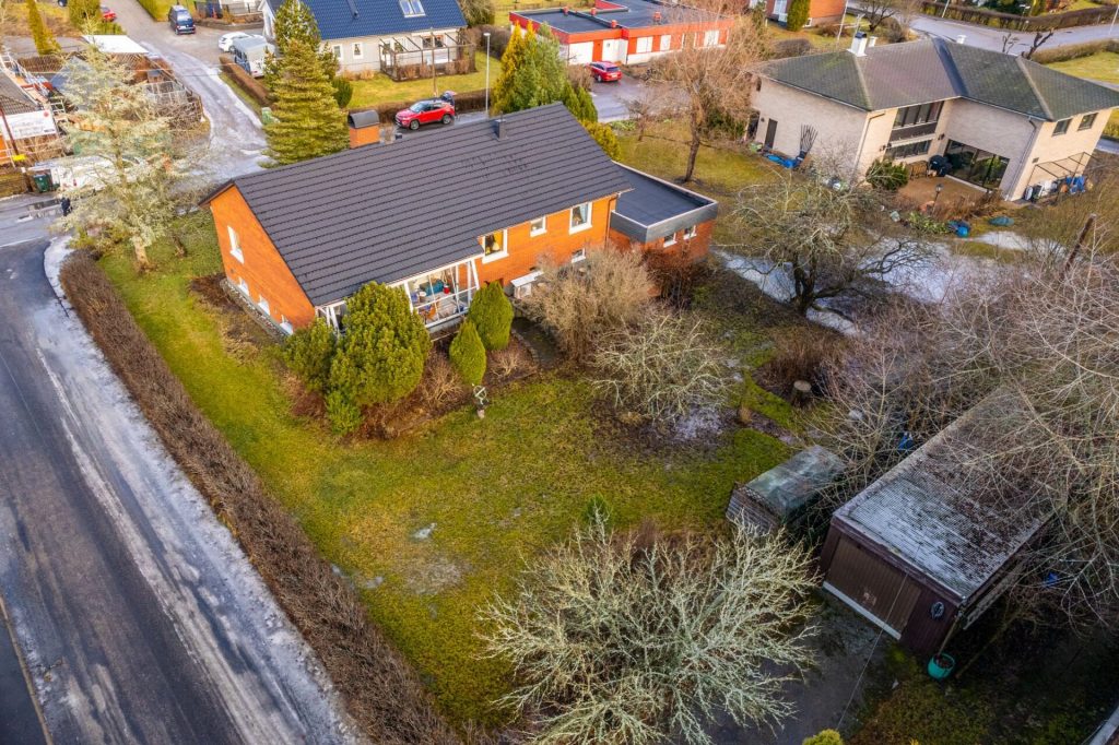 23. Renoverad Stentrappa 2 plans hus Sodertalje Barsta scaled